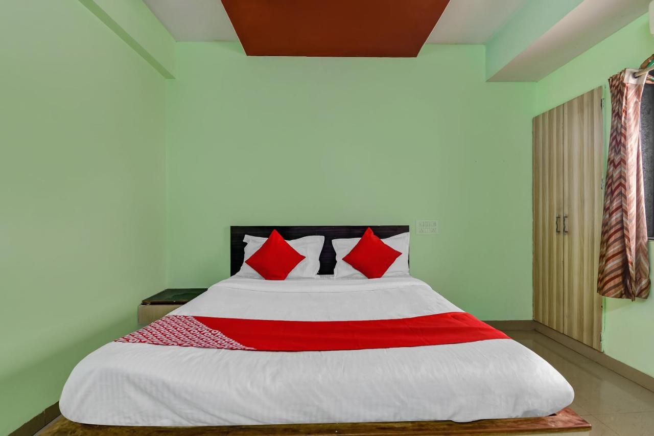 Oyo Hotel Samarth Lodge Solapur Ngoại thất bức ảnh