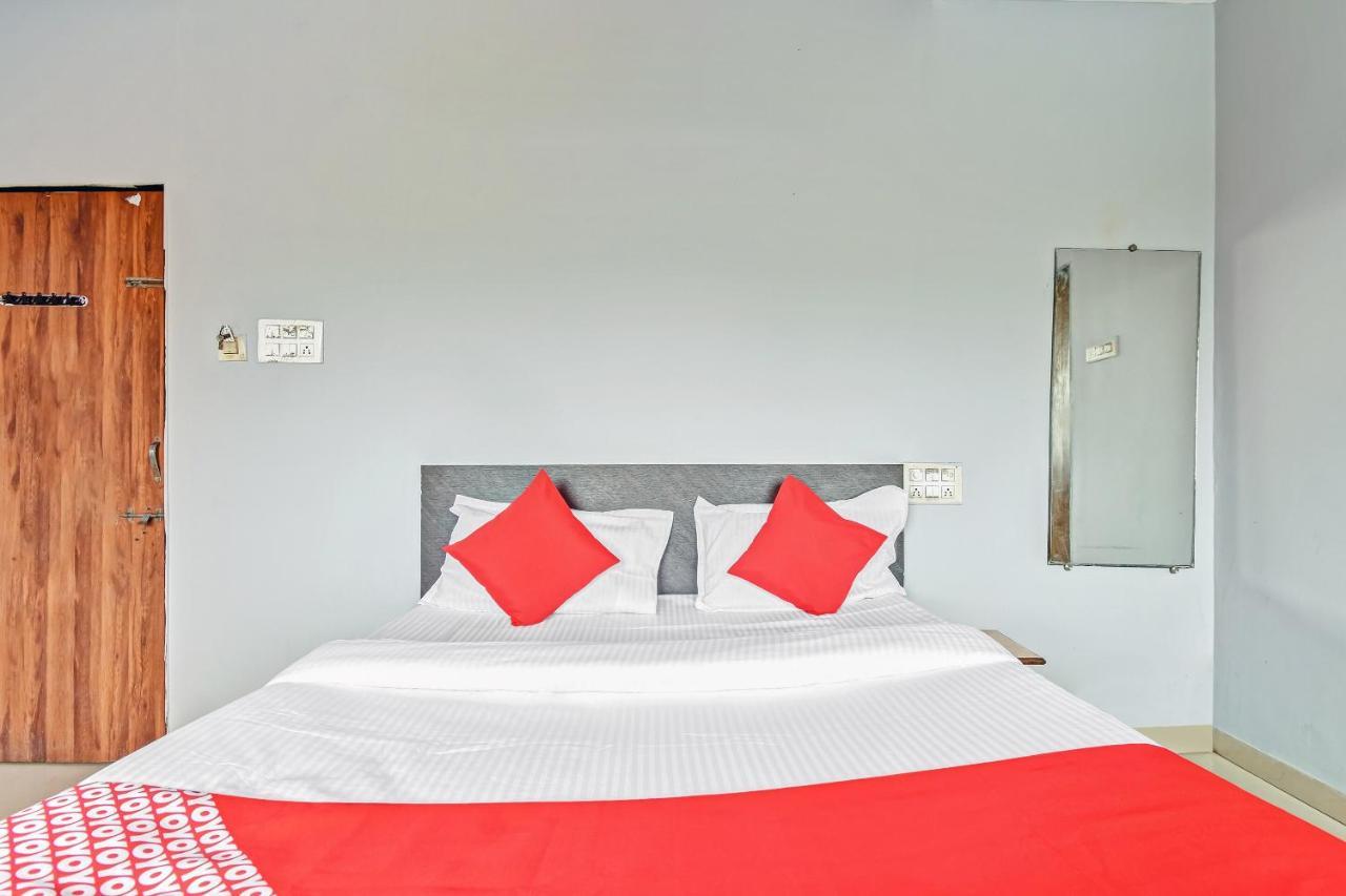 Oyo Hotel Samarth Lodge Solapur Ngoại thất bức ảnh